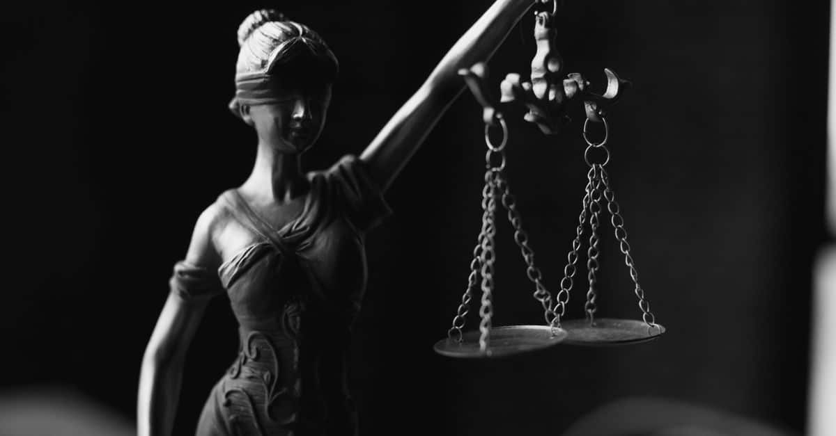 découvrez les principes et dilemmes éthiques liés à la fin de vie, explorant les choix, les droits et le respect de la dignité humaine dans ces moments cruciaux.
