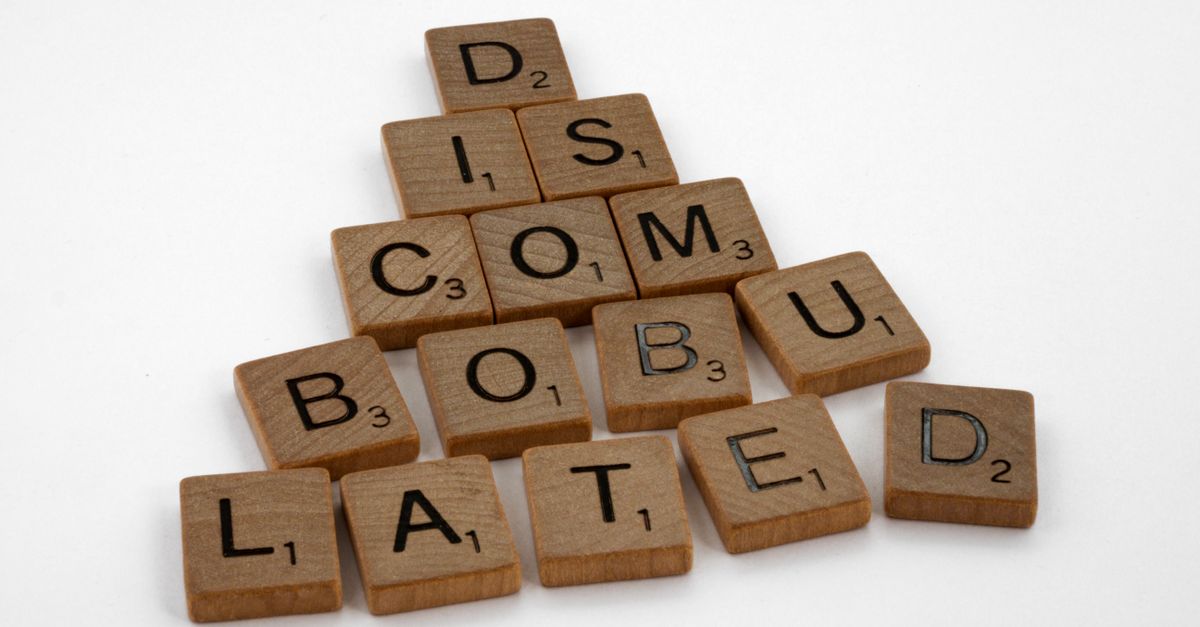 découvrez les effets de la désinformation et comment la combattre pour promouvoir un accès à l'information fiable et vérifiée.