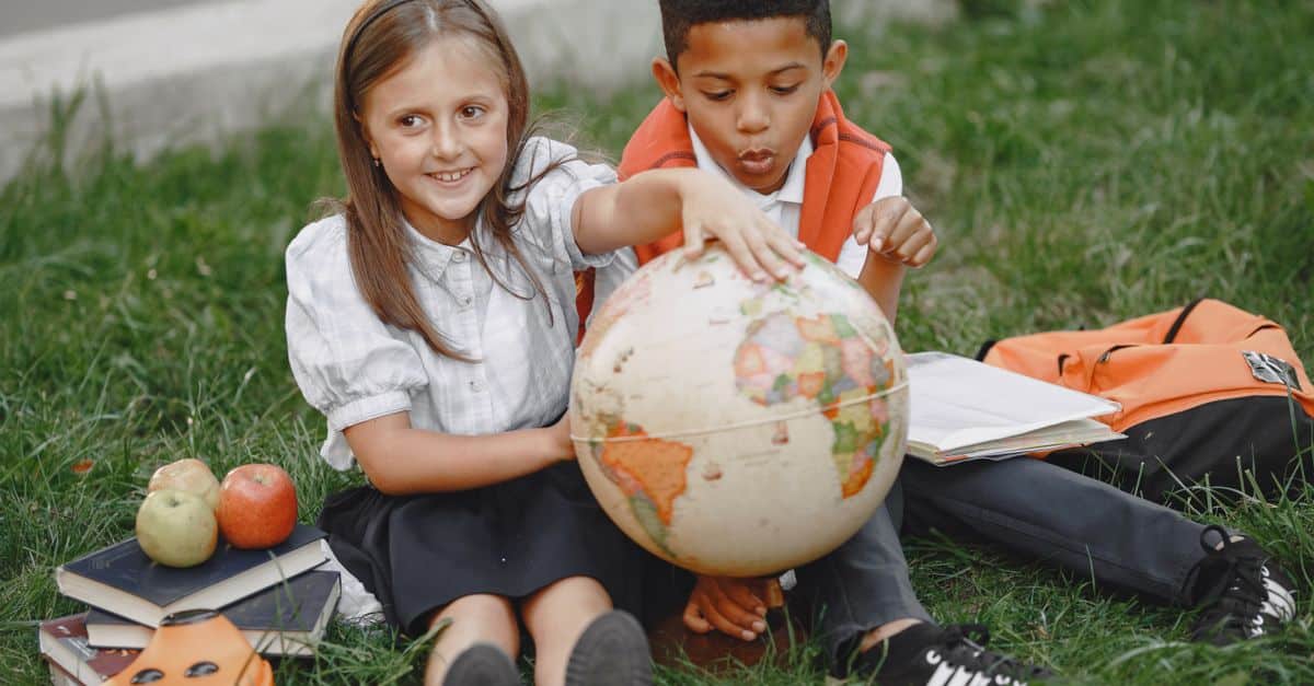 découvrez comment une salle de classe en plein air transforme l'apprentissage en offrant un environnement naturel, stimulant et inspirant pour les élèves.