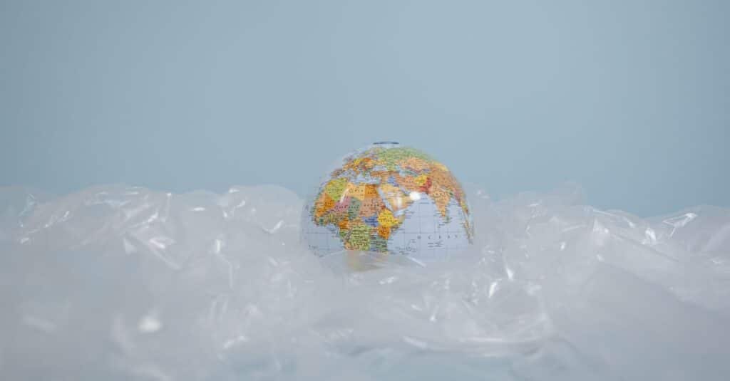 découvrez les enjeux majeurs de la crise climatique et les actions essentielles pour protéger notre planète face aux changements environnementaux.