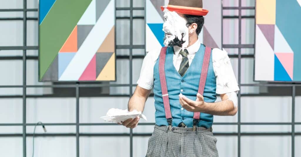 découvrez eco-comedy, un spectacle hilarant mêlant humour et écologie pour sensibiliser tout en divertissant.