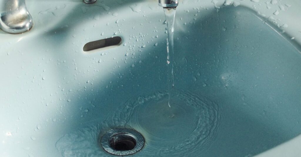 découvrez des conseils pratiques et des solutions efficaces pour économiser l'eau au quotidien et préserver cette ressource précieuse.