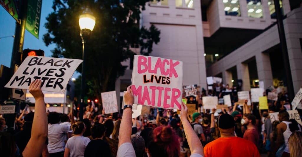 découvrez tout sur le concept de protestation, ses formes, ses impacts et son importance dans la société actuelle.